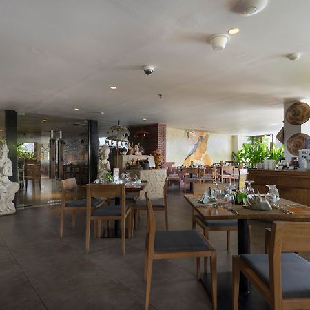 D'Primahotel Petitenget Seminyak 2 Esterno foto